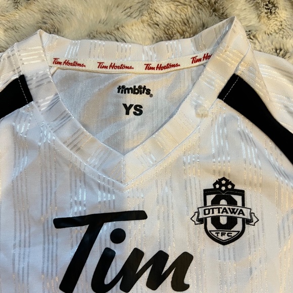 Tim Horton's timbits White Soccer Jersey #8 - Kids Youth Small - Picture 2 of 3